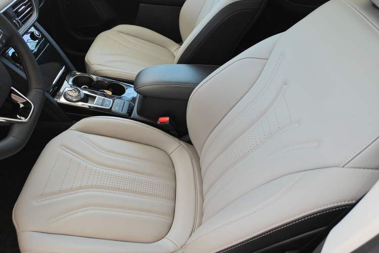 Used Ford Escape 2024 EcoBoost 245 Two-Wheel-Drive Titanium Edition