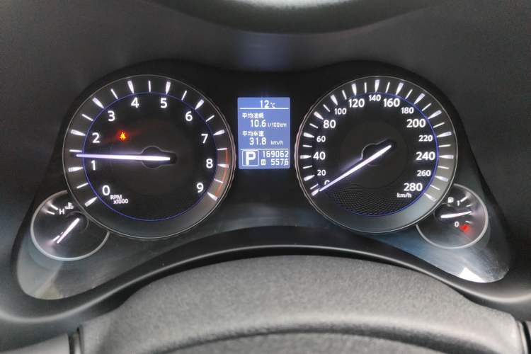 Used Infiniti M Series 2011 M25 Luxury Model