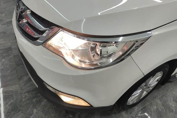 Used Baojun 730 2014 1.5L Manual Luxury Navigation ESP Version 7 Seats