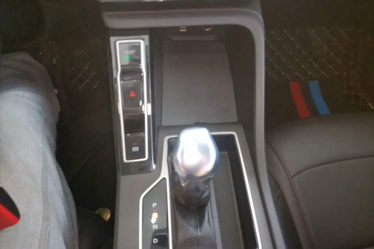 Used Roewe i5 2023 1.5L CVT Luxury Edition Gear Lever