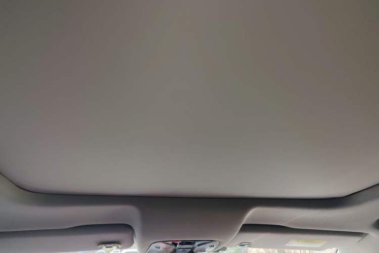 Used GAC Trumpchi GS8 2017 320T Two-Wheel Drive Luxury Smart Connectivity Version (7 Seats) Headliner