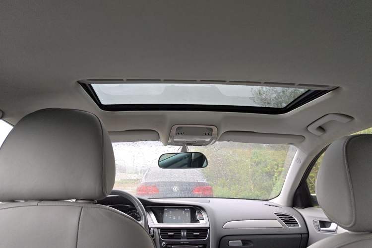 Used Audi A4L 2013 30 TFSI Automatic Comfort Model Headliner