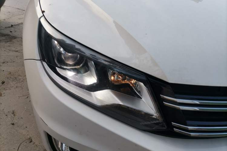 Used Volkswagen Tiguan 2013 1.8TSI Automatic Two-Wheel Drive Luxury Model Right Front Headlight