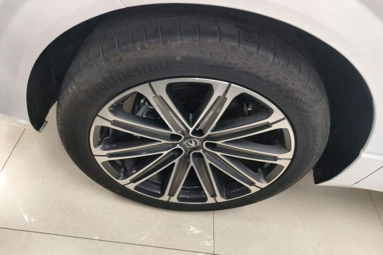 Used Changan UNI-K 2024 2.0T Two-Wheel Drive Global Edition
