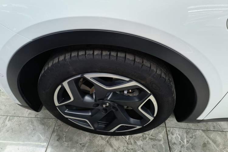 Used ONVO L60 2024 60 kWh Rear-Drive Version Left Front Wheel Hub