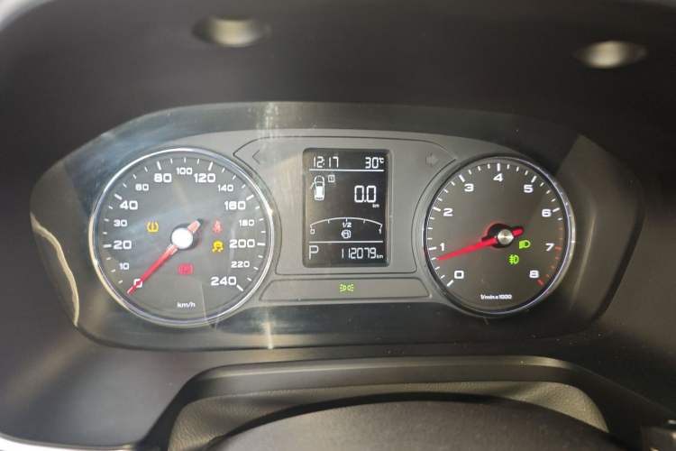 Used Roewe RX5 2018 20T Two-Wheel Drive Automatic Internet Smart Edition
