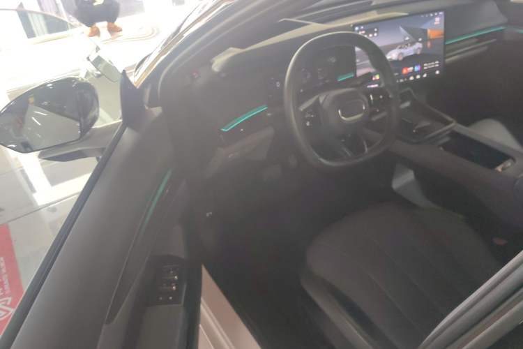 Used Lynk & Co 07 2024 EM-P 126 Long-Range Intelligent Driving Ultra
