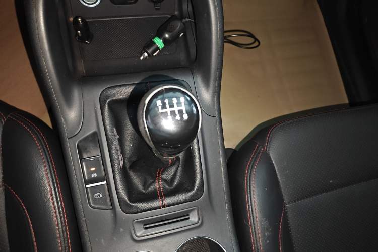 Used CHANGAN CS75 2014 2.0L Manual Luxury Version China V Standard
