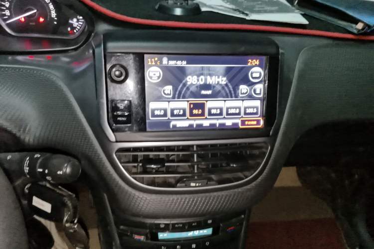 Used Peugeot 2008 2014 1.6L Automatic Fashion Edition
