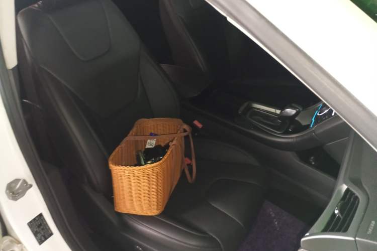 Used Ford Mondeo 2013 2.0L GTDi240 Luxury Sport Model Right Front Seat