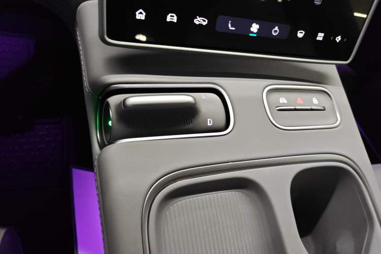 Used Nio EC6 2024 75 kWh Gear Lever