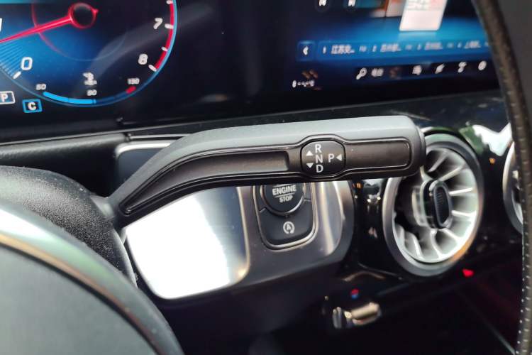 Used Mercedes-Benz GLB 2023 GLB 220 Sport Edition Gear Lever