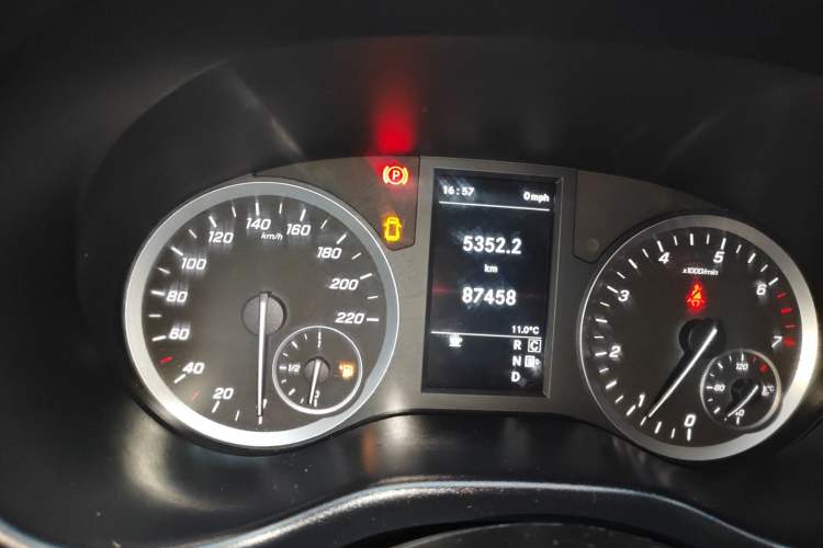 Used Mercedes-Benz Vito 2020 2.0T Elite Version 7 Seats