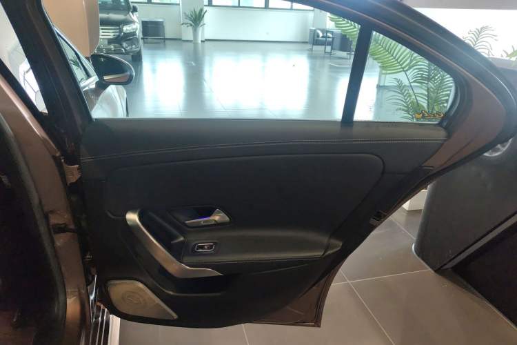 Used Mercedes-Benz A-Class 2020 Restyled A 200 L Sport Sedan Fashion Version
