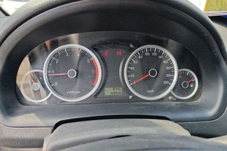 Used JMC Yuhu 7 2016 2.4L Two-Wheel Drive Luxury Version 4G69