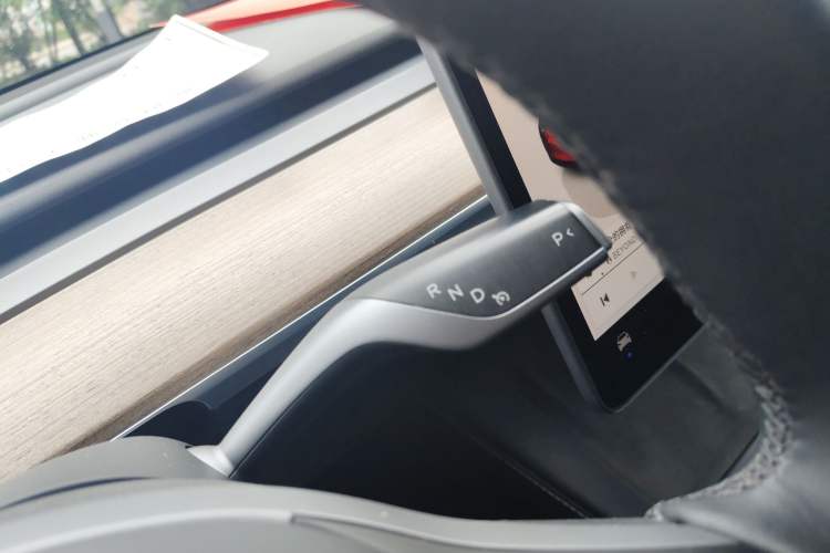 Used Tesla Model Y 2022 Rear-Wheel-Drive Version
