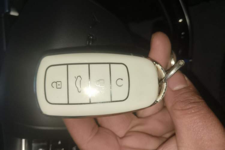 Used Chery Tiggo 8 PRO 2025 290T Two-Wheel-Drive Luxury Edition Vehicle Key