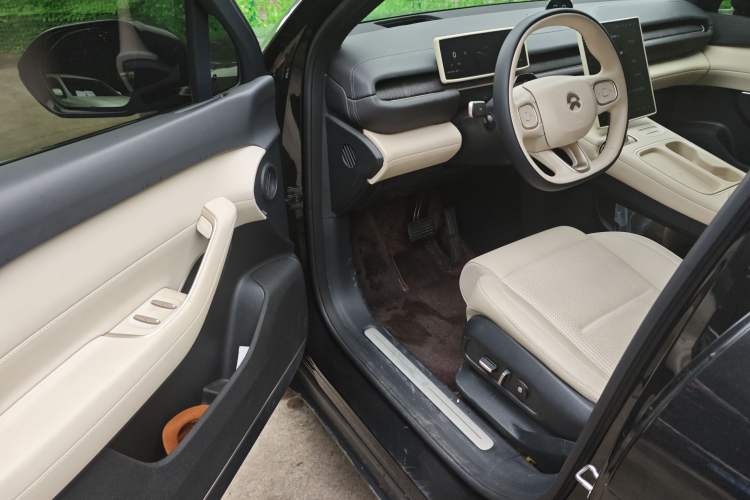 Used Nio ES6 2023 75 kWh Driver Seat