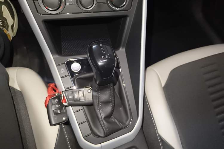 Used Volkswagen Polo 2023 Plus 1.5L Automatic Colorful Tech Edition Gear Lever