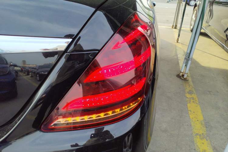 Used Mercedes-Benz S-Class 2018 S 320 L
