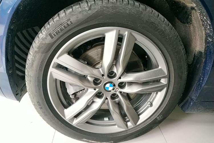 Used BMW X2 2021 Restyled sDrive25i M Sport Package Left Front Wheel Hub