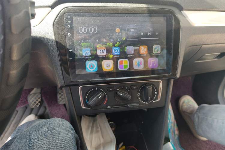 Used Volkswagen Jetta 2015 Zhuihui Edition 1.6L Manual Comfort Model