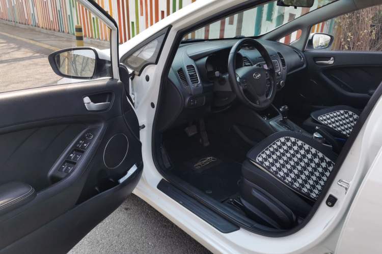 Used Kia K3 2015 1.6L Automatic GLS
