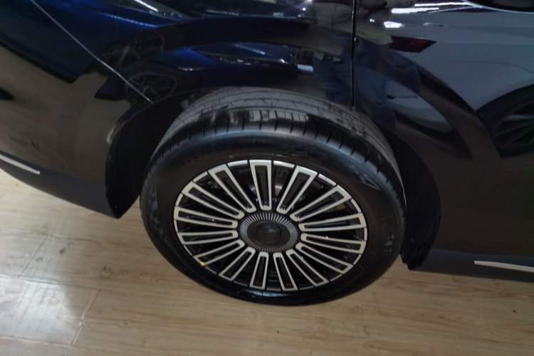 Used Chery T11 2026 Model 220 Rear-Drive Dual IMAX Theater Edition Right Rear Wheel Hub