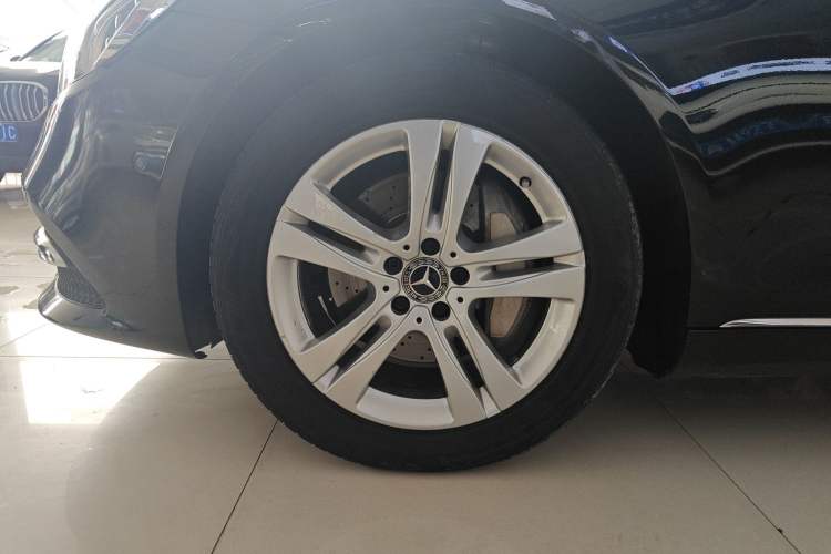 Used Mercedes-Benz S-Class 2019 S 350 L Executive Edition Left Front Wheel Hub