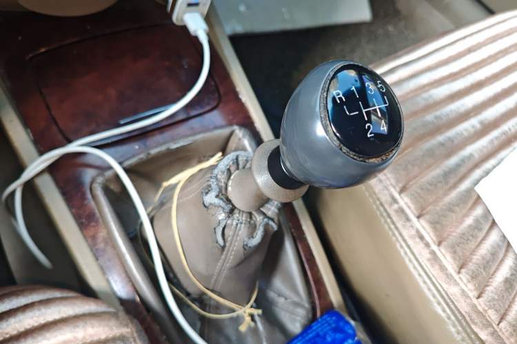 Used Buick Excelle 2005 1.8 Manual Luxury Model Gear Lever