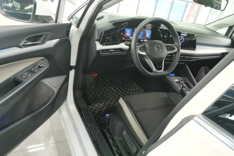 Used Volkswagen Golf 2023 200TSI DSG Pro
