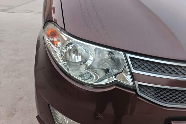 Used Wuling Hongguang 2014 1.5L S Standard Version Right Front Headlight
