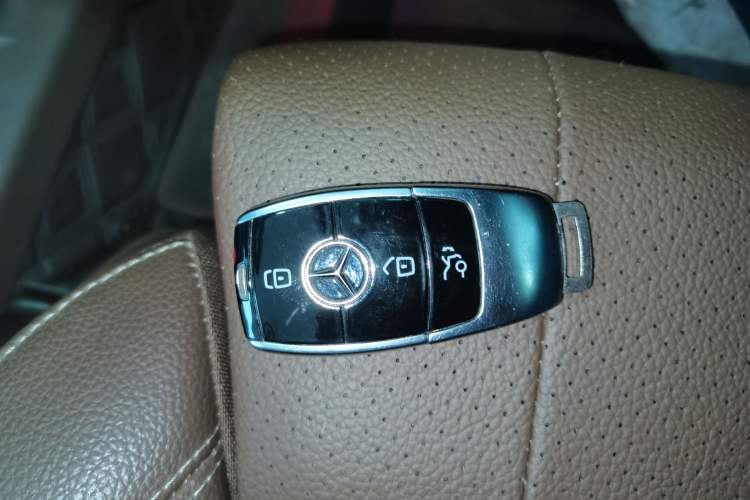 Used Mercedes-Benz E-Class 2023 E 260 L
