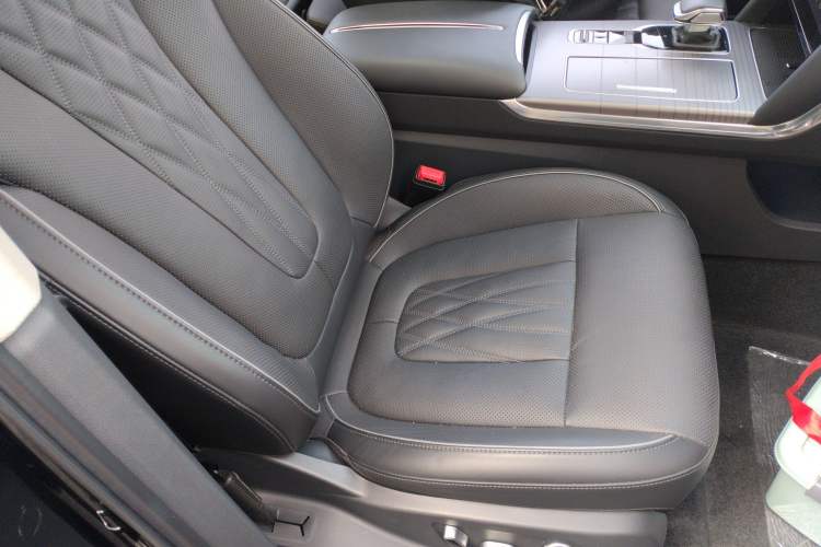 Used Hongqi HS7 PHEV 2024 2.0T PHEV Four-Wheel Drive Flagship Edition 7 Seats
