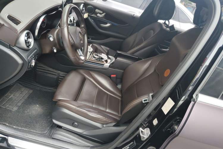 Used Mercedes-Benz GLC 2018 Facelift GLC 260 4MATIC Luxury Edition Left Front Seat