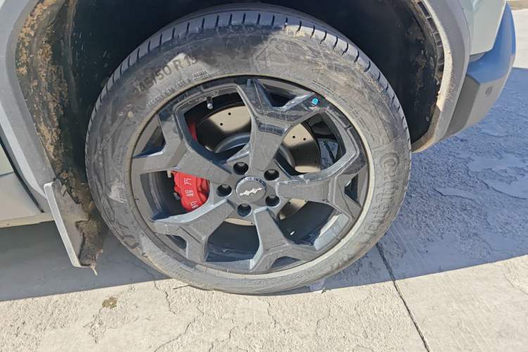 Used Formula Leopard Titanium 3 2025 501 km Four-Wheel Drive Drone Edition
