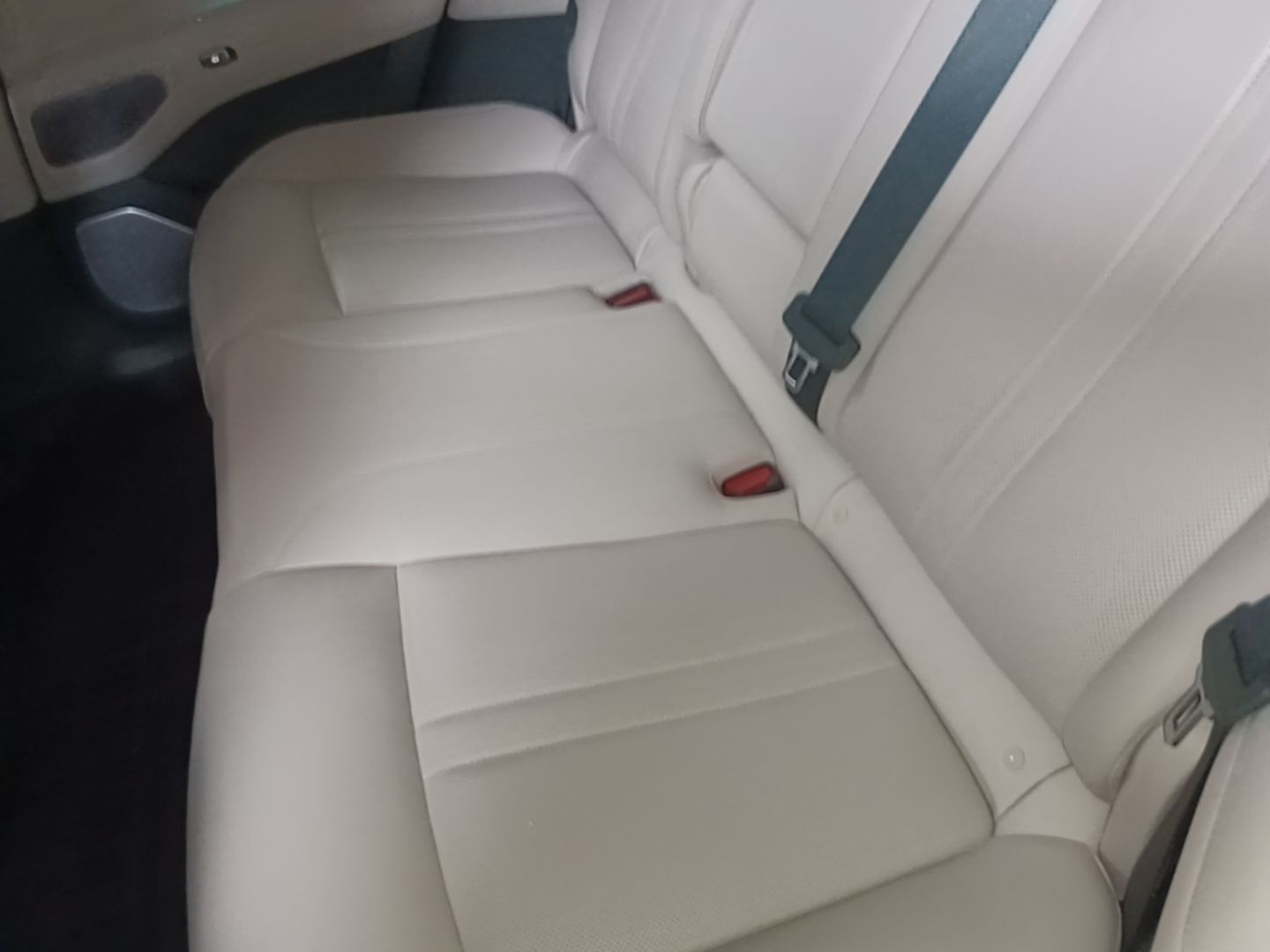 Xiaomi Auto YU7 2025 Ultra-Long Range All-Wheel Drive Pro Version — снимка 20