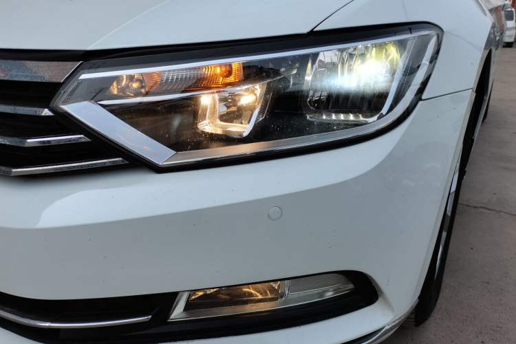 Used Volkswagen Magotan 2017 280TSI DSG Comfort Model
