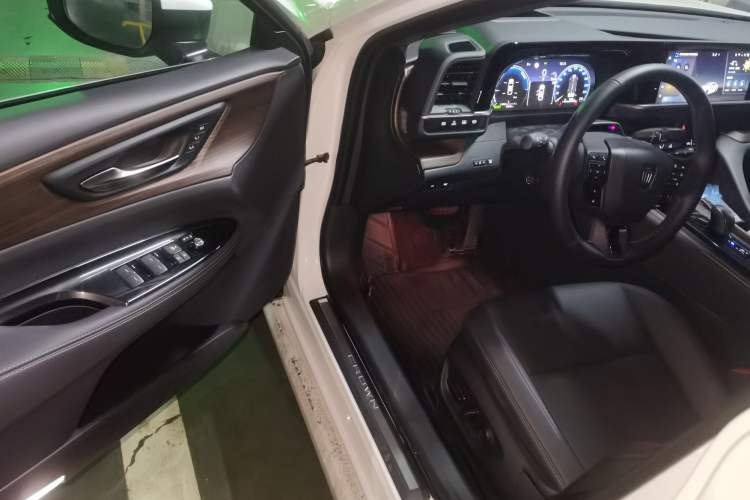 Used Toyota Crown 2024 2.5L Comfort Edition
