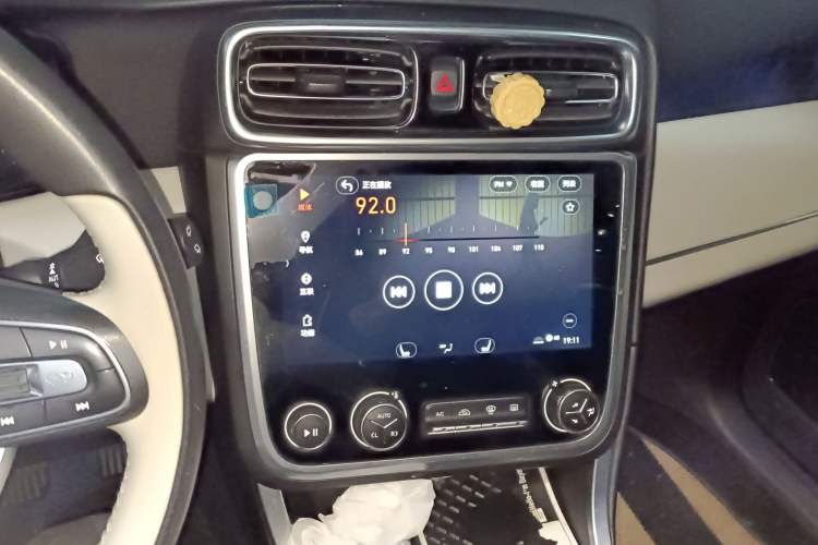Used Lynk & Co 01 2017 2.0T Two-Wheel Drive Zhaopu Version Audio And AC Panel