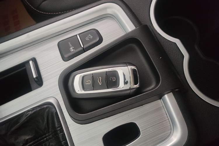Used Geely Auto Vision X6 2016 1.3T CVT Flagship Model

