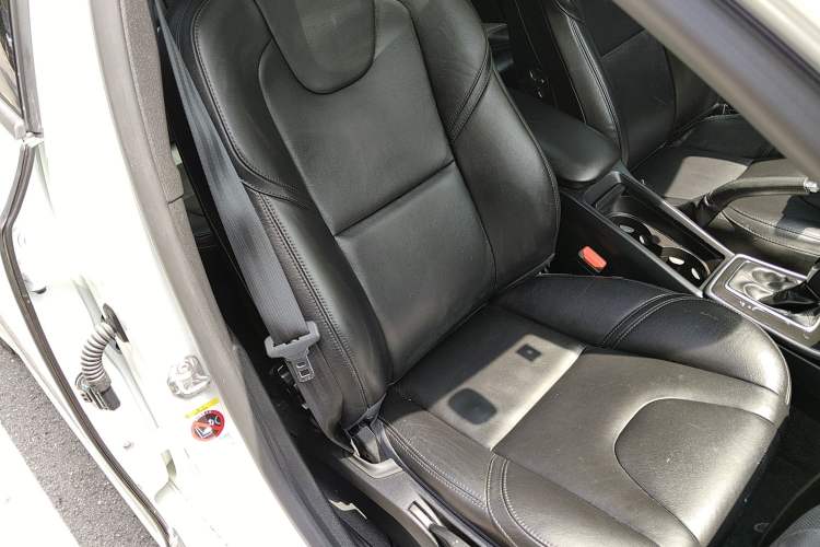 Used Volvo V40 2018 T3 Zhiyi Edition Right Front Seat