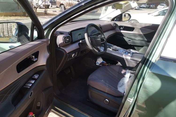 Used Chery Tiggo 9 C-DM 2025 1.5T 106KM Ultra-Enjoyment Version 5 Seats Lithium Iron Phosphate
