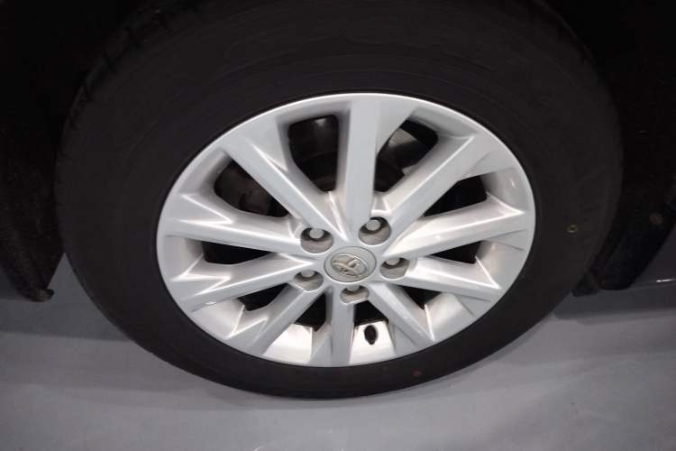 Used Toyota Camry 2016 2.0E 10th Anniversary Elite Edition