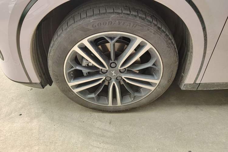 Used XPeng G6 2023 755 Ultra-Long Range Max Left Front Wheel Hub