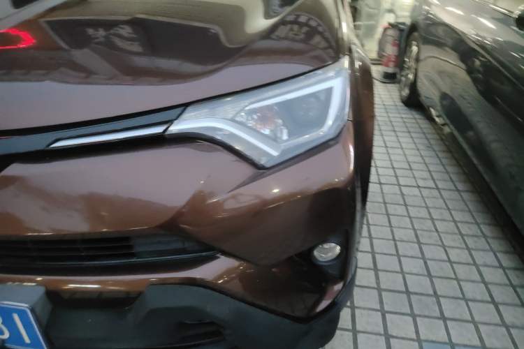 Used Toyota RAV4 2016 2.0L CVT Two-Wheel Drive Fashion Edition China V Standard