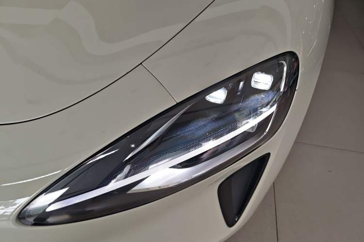 Used Xiaomi Auto SU7 2024 Four-Wheel Drive Ultra-Long Range Advanced Intelligent Driving Max Edition
