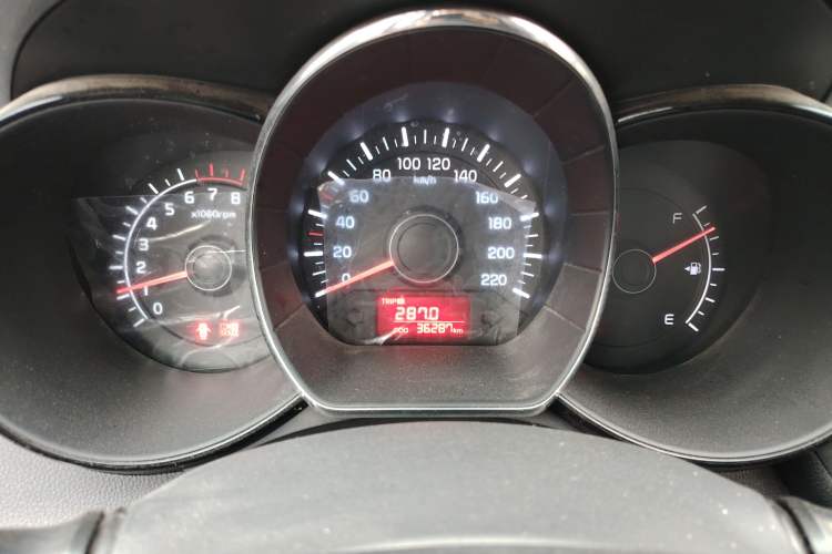 Used Kia K2 2012 Sedan 1.4L MT GLS Commemorative Edition
