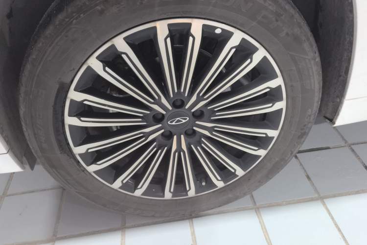 Used Chery Tiggo 9 2025 2.0T Automatic Two-Wheel Drive Luxury Edition 5 Seats
