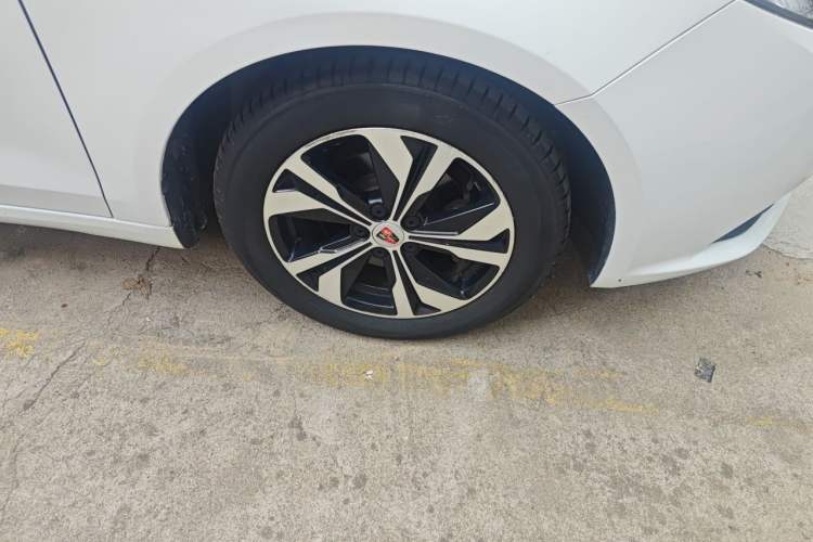 Used Roewe 360 2017 1.5L Automatic Luxury Edition
